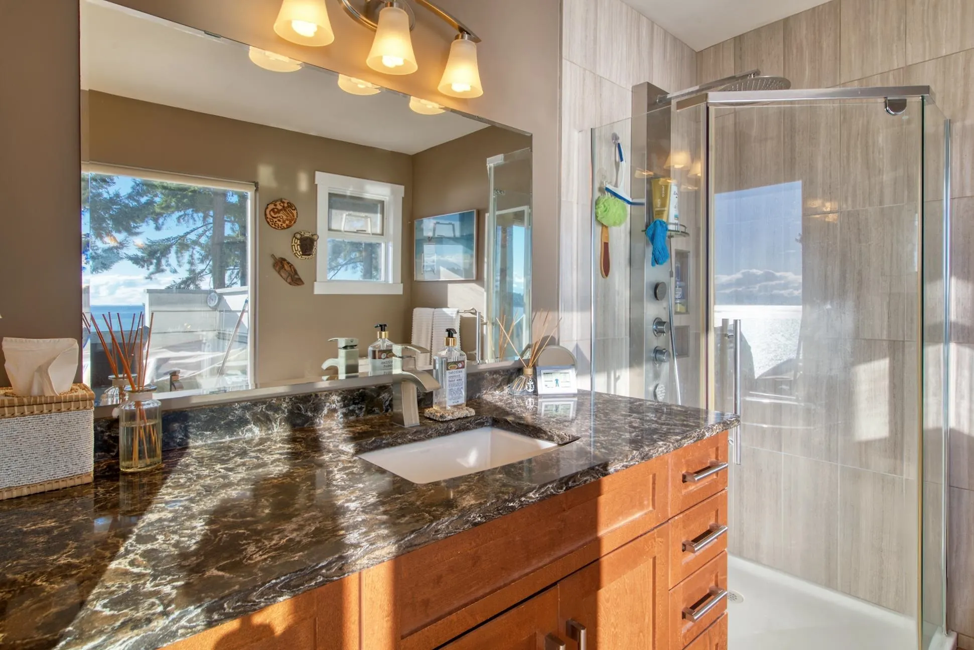 6437 Sunshine Coast Highway