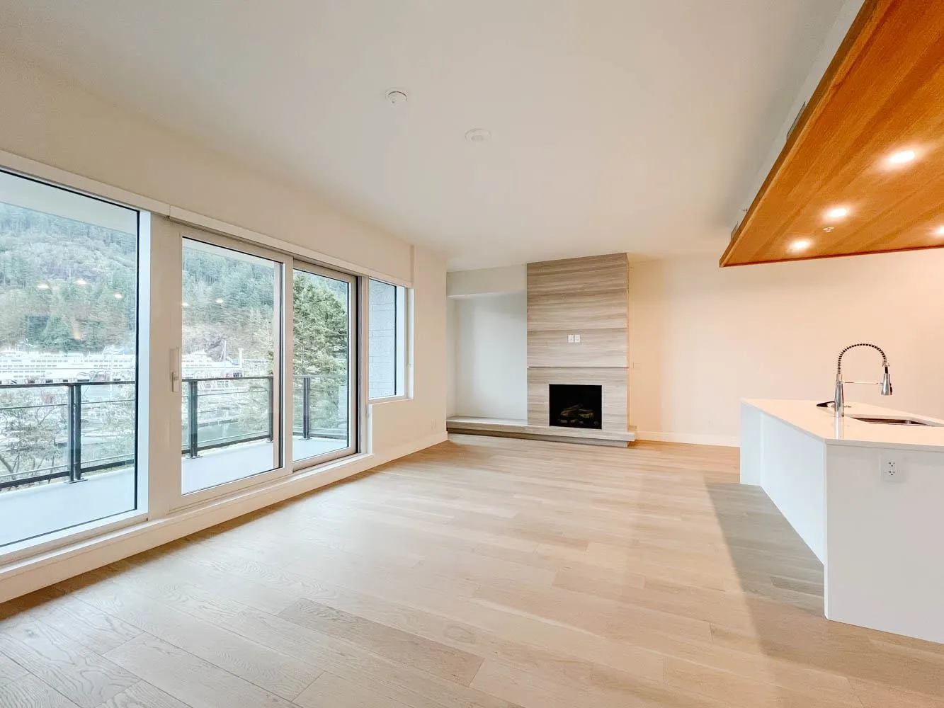 201 6707 Nelson Avenue