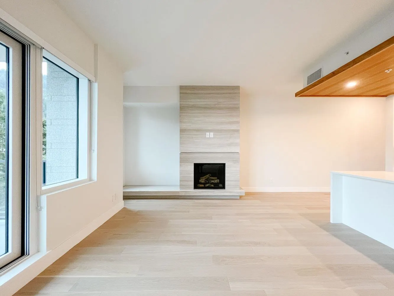 201 6707 Nelson Avenue