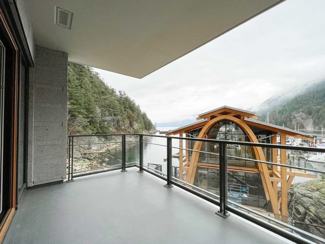 201 6707 Nelson Avenue