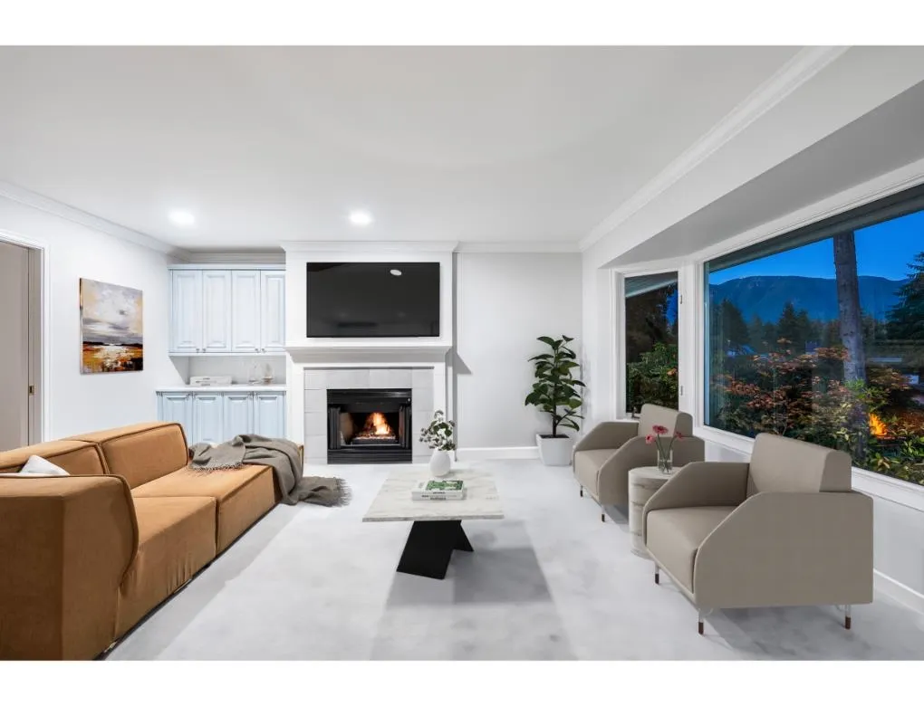 816 Anderson Crescent