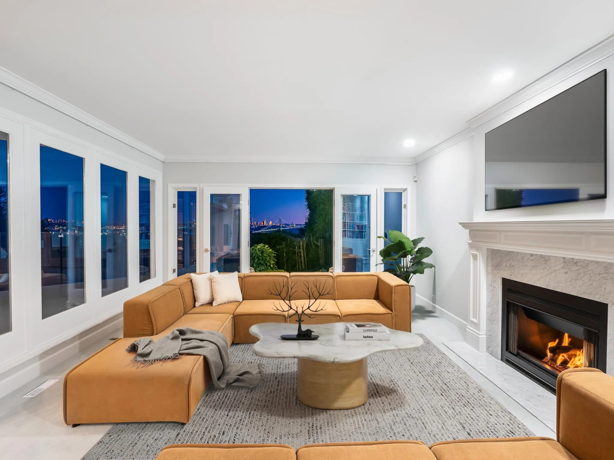 816 Anderson Crescent