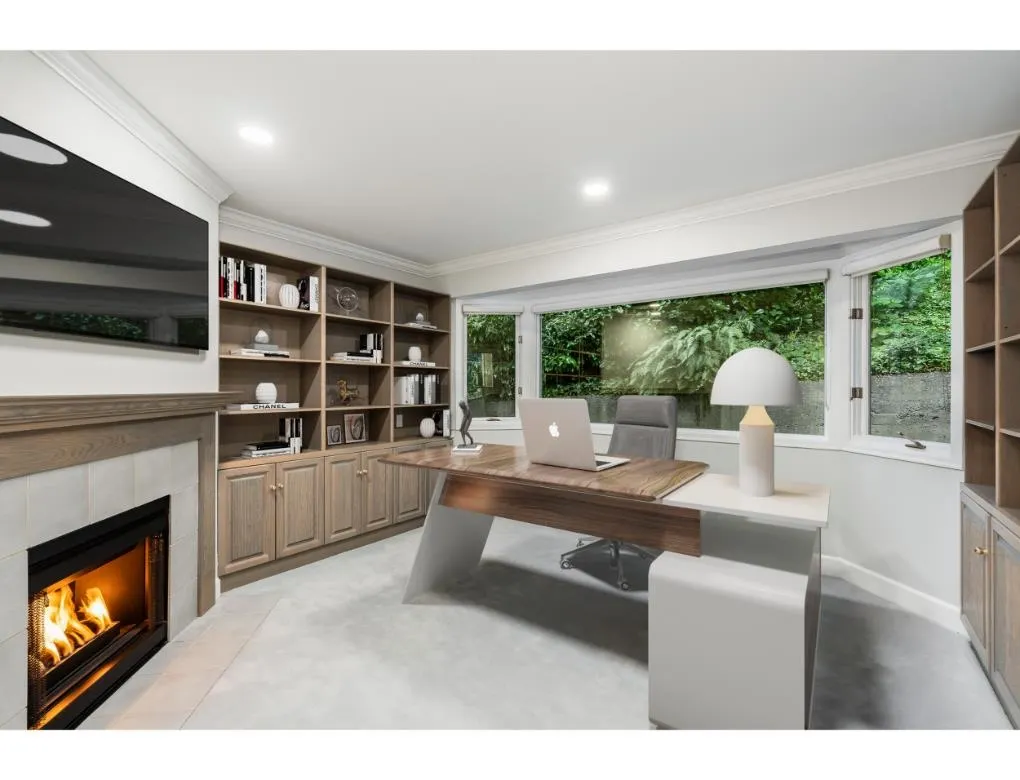 816 Anderson Crescent