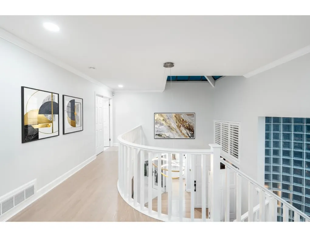 816 Anderson Crescent