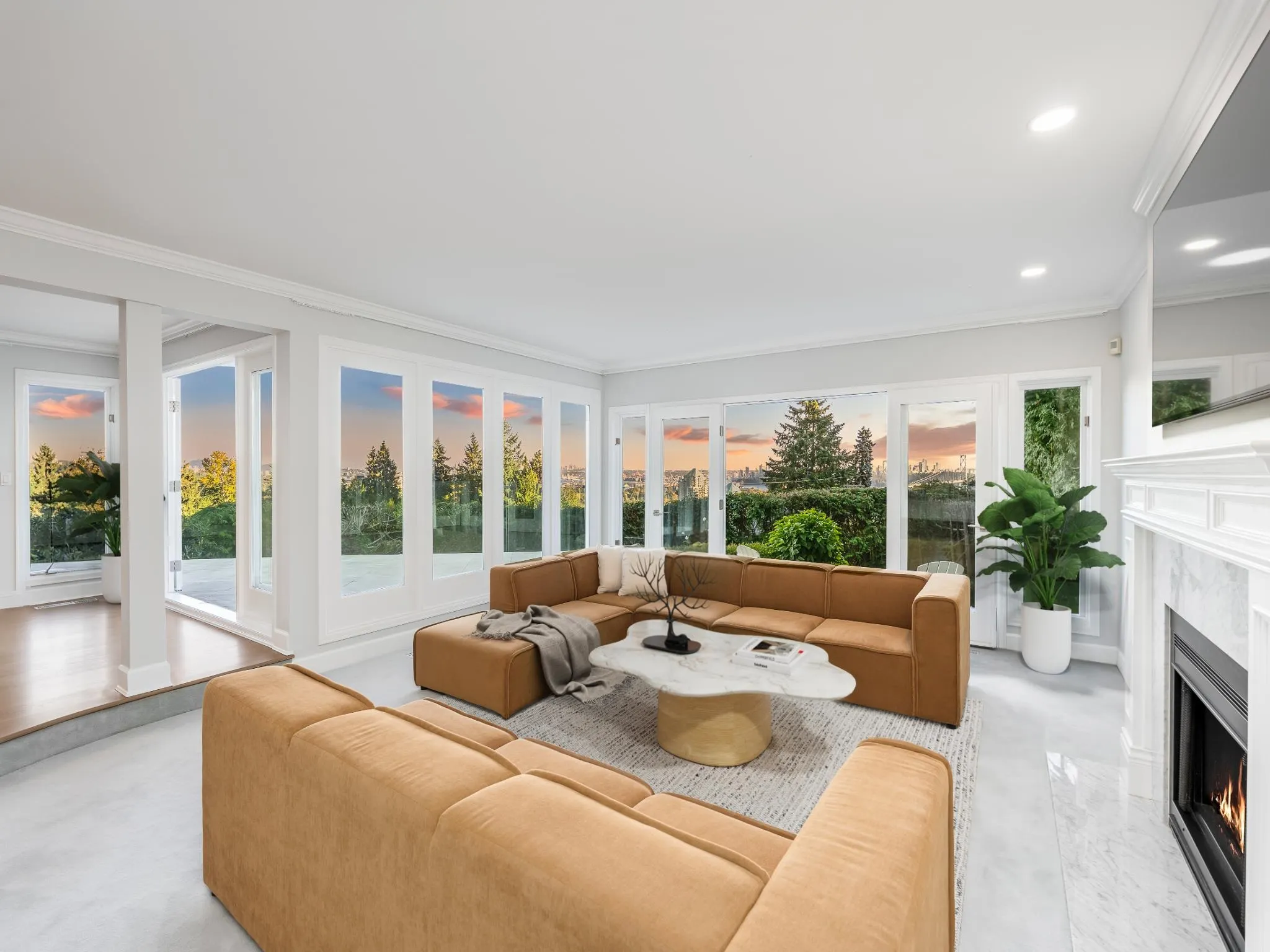 816 Anderson Crescent