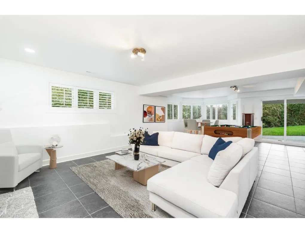 816 Anderson Crescent
