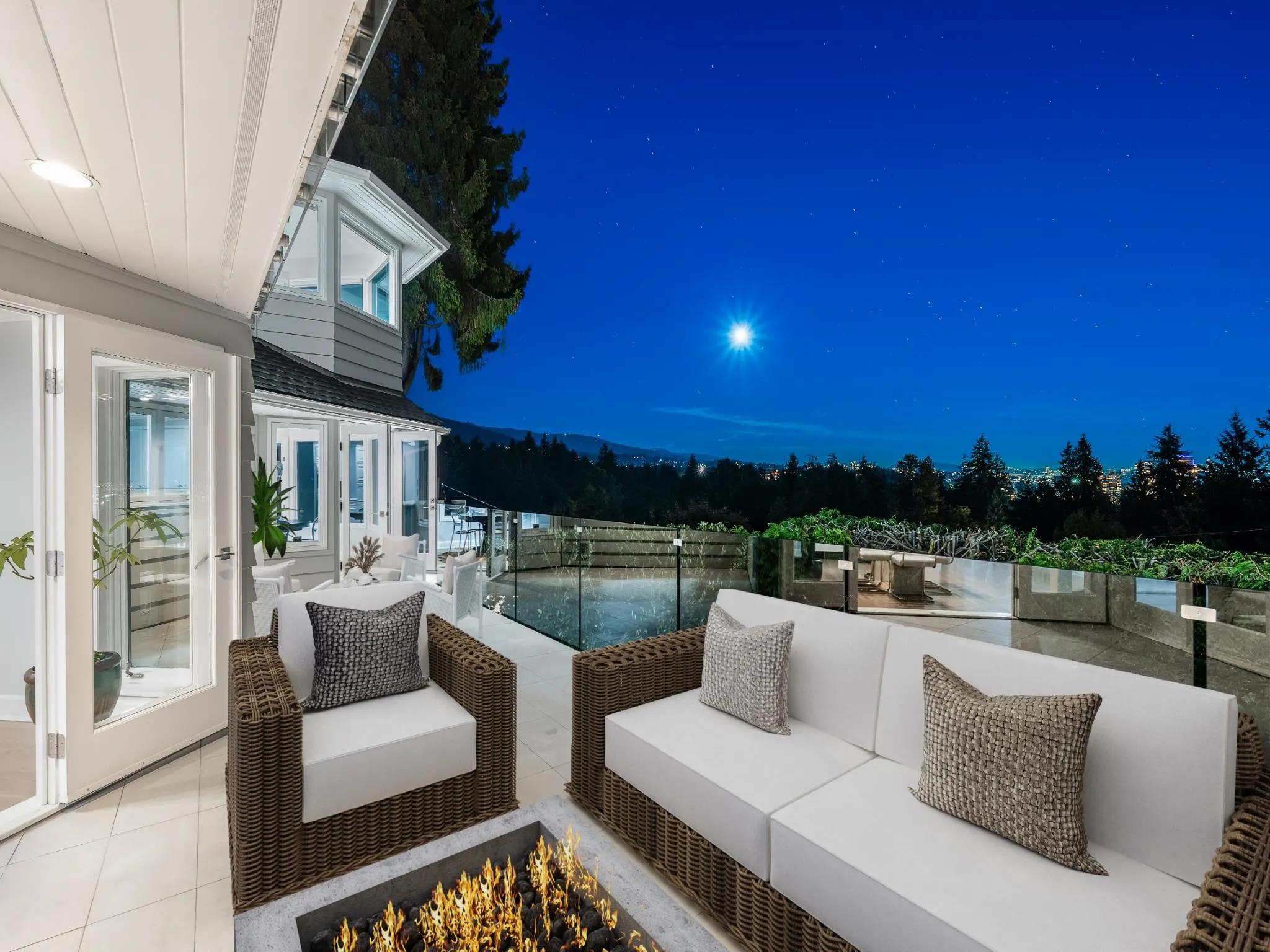 816 Anderson Crescent