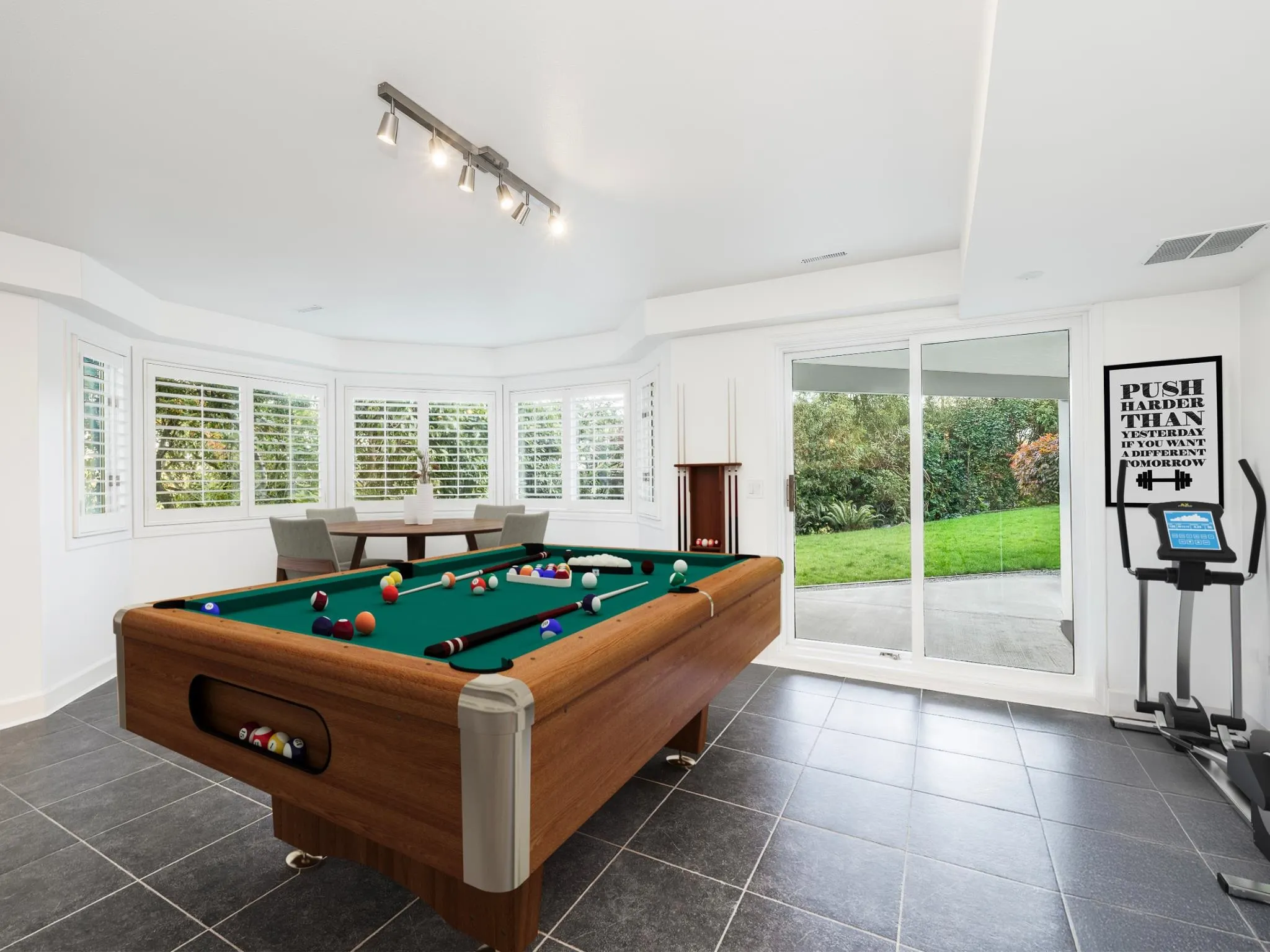 816 Anderson Crescent