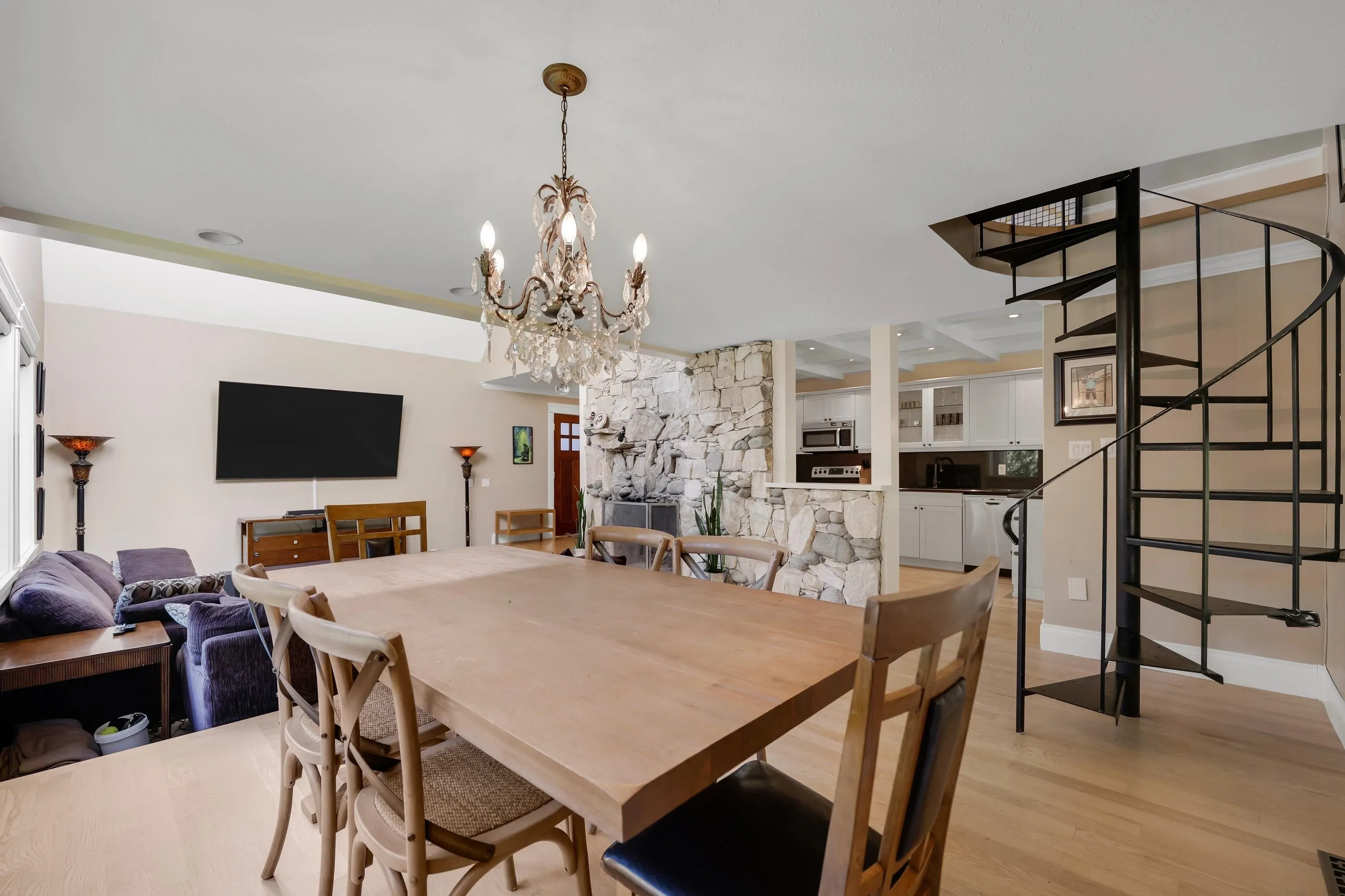 1159 Axen Road