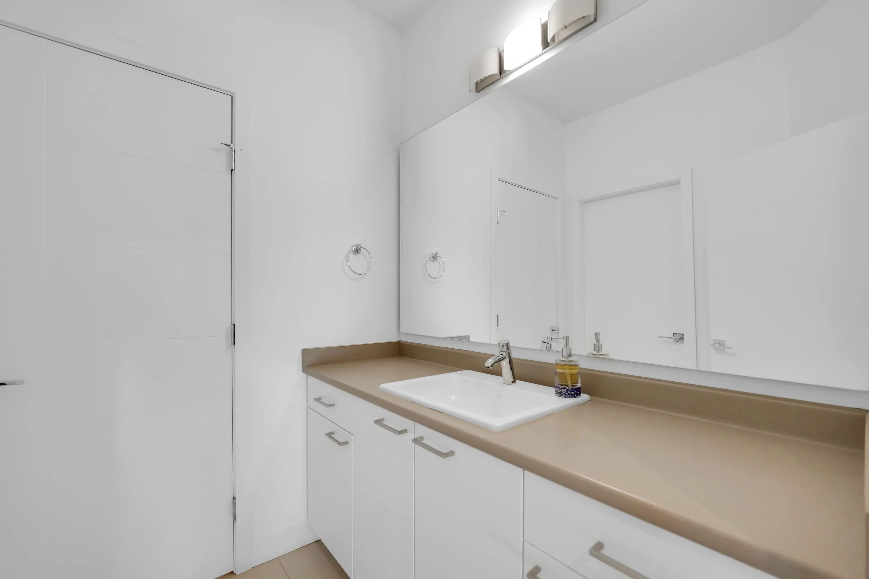39262 Falcon Crescent