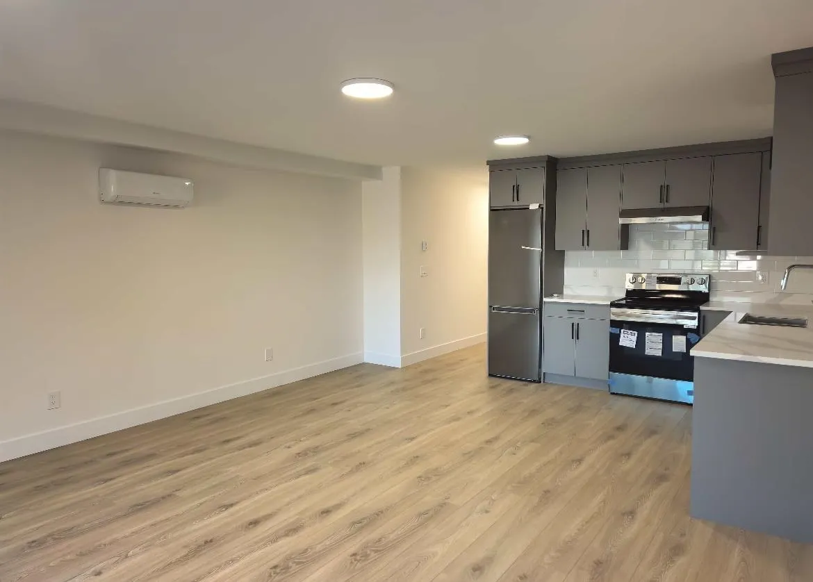 1 4955 Grafton Street