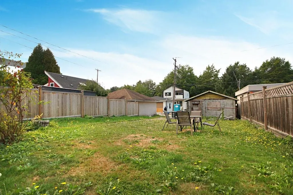 Main 3445 Nanaimo Street