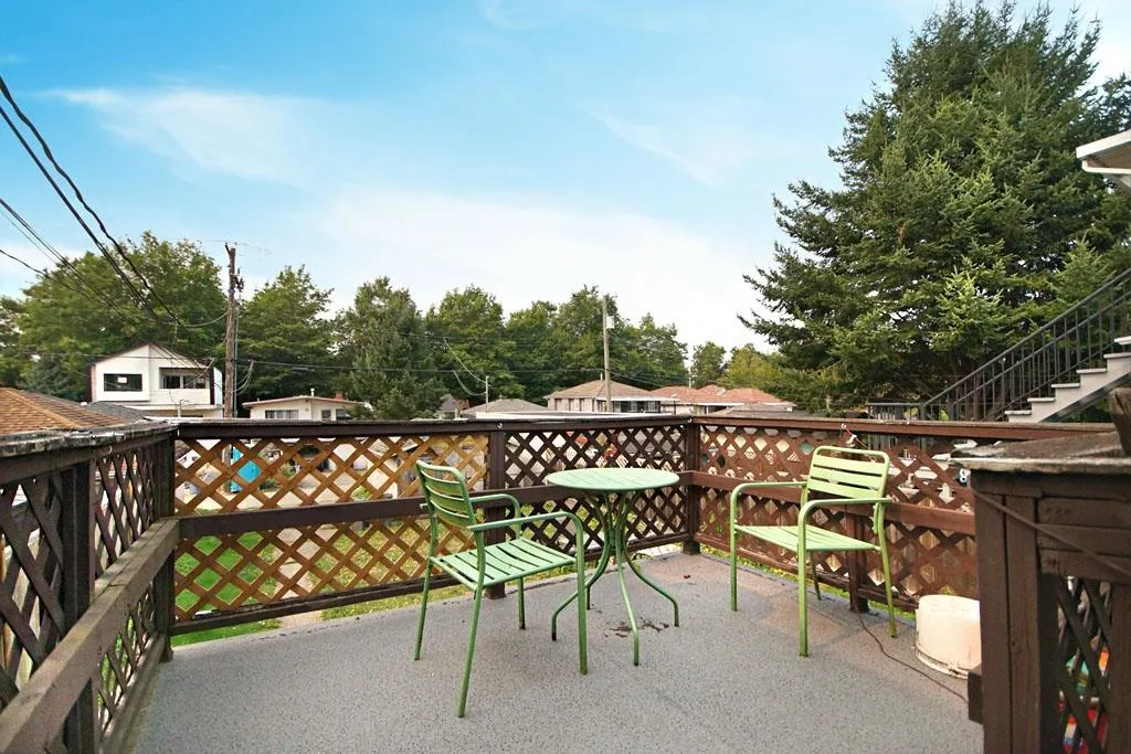 Main 3445 Nanaimo Street