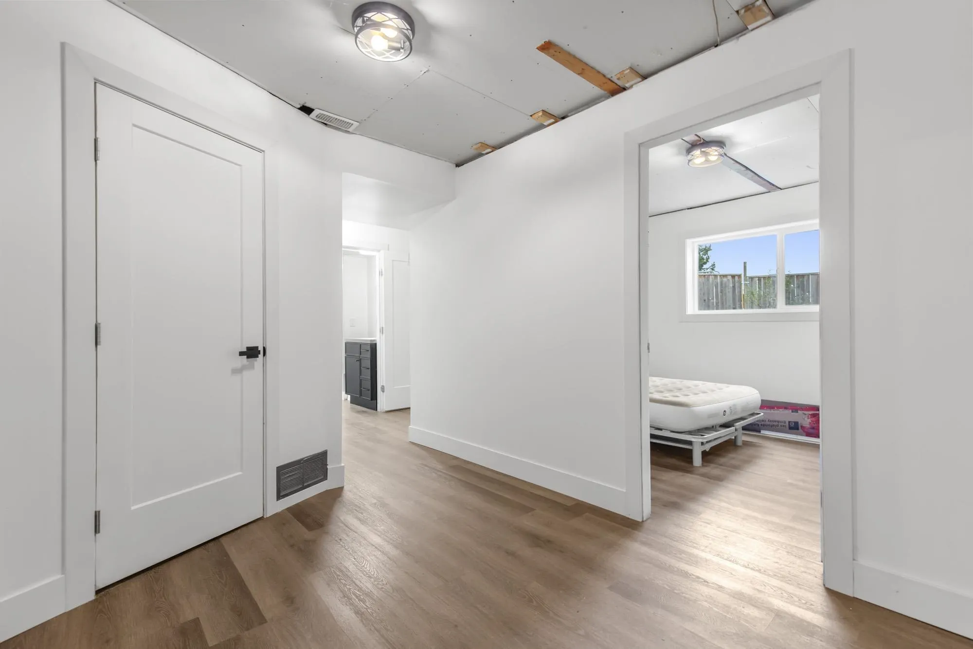 3480 Juniper Crescent