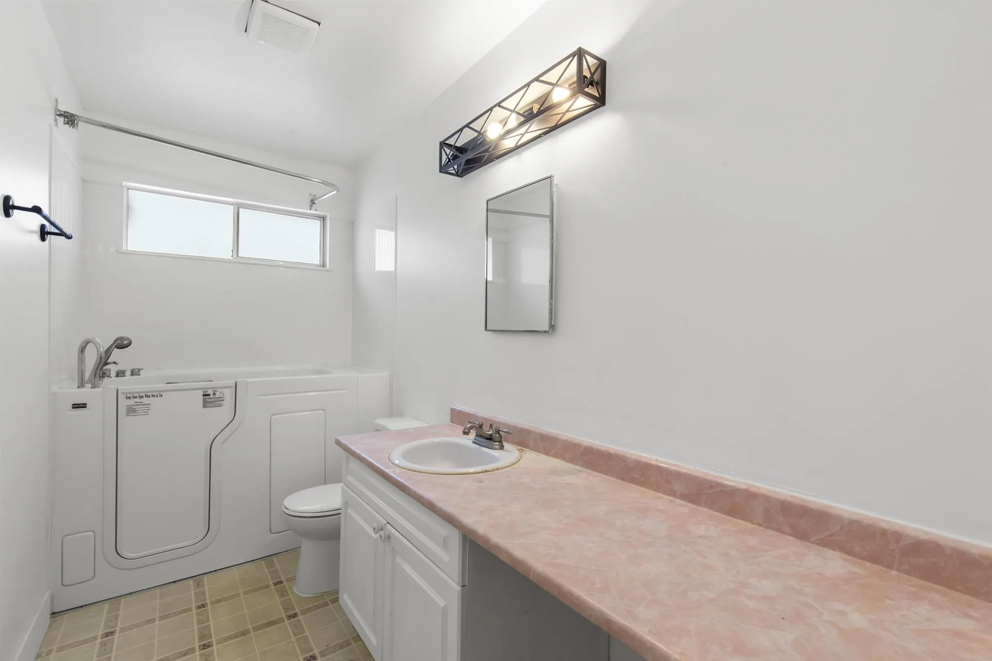 3480 Juniper Crescent