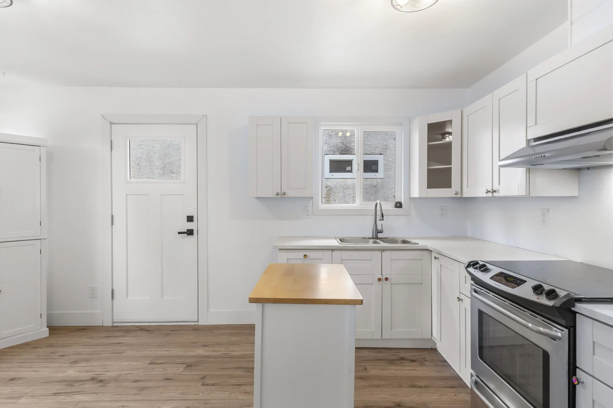 3480 Juniper Crescent