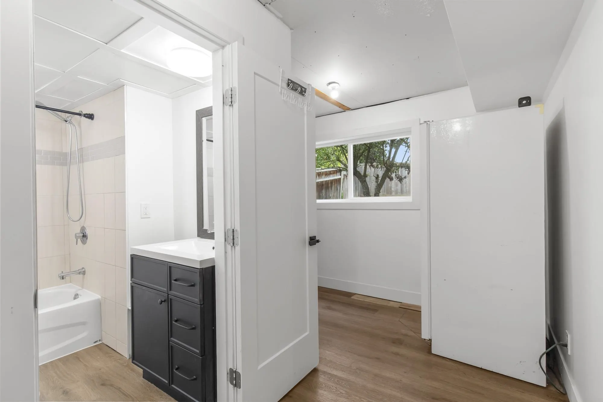 3480 Juniper Crescent