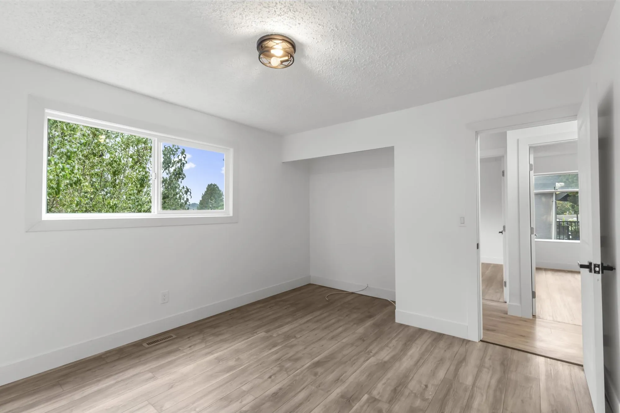 3480 Juniper Crescent