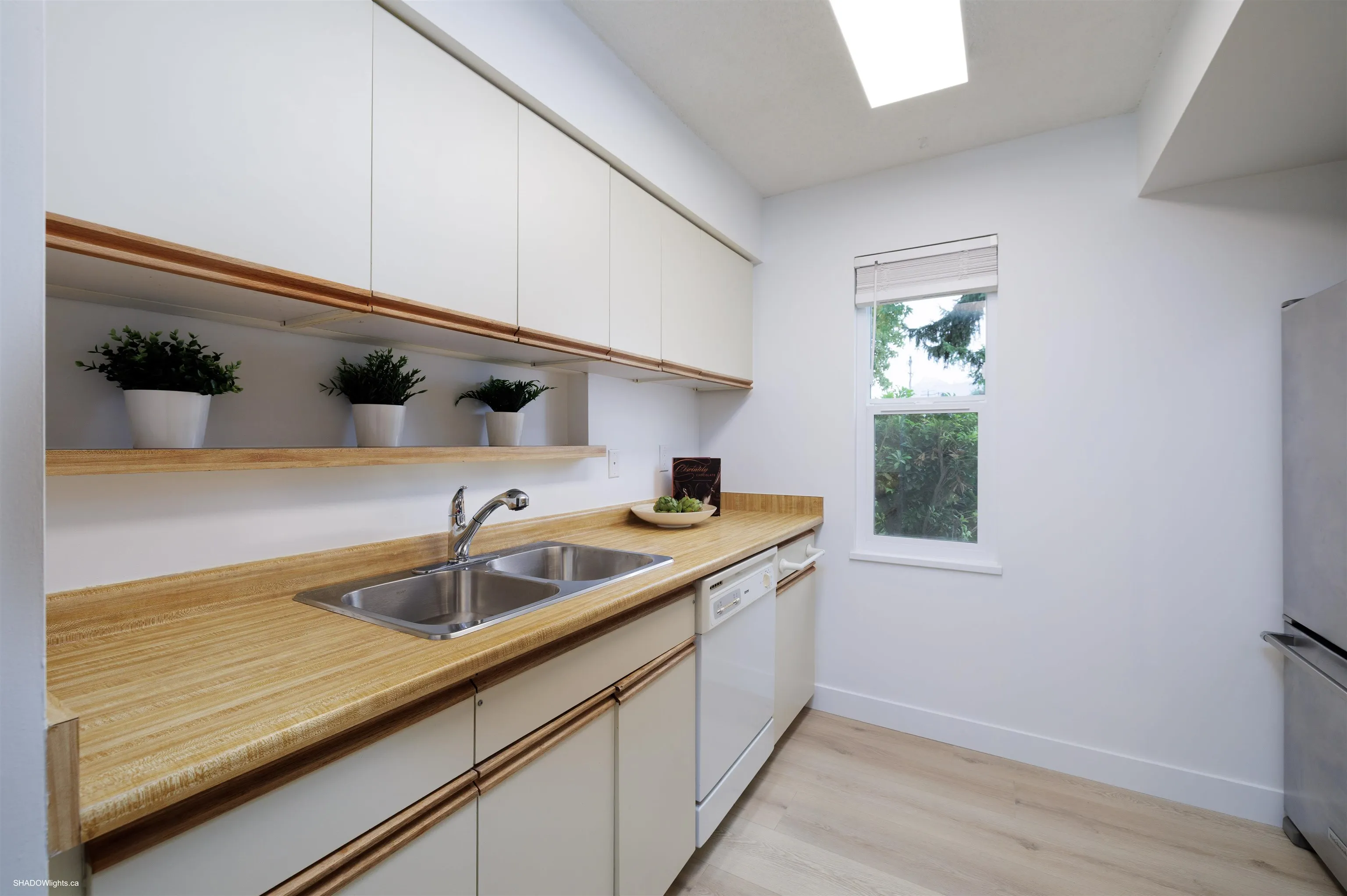 15 45915 Cheam Avenue