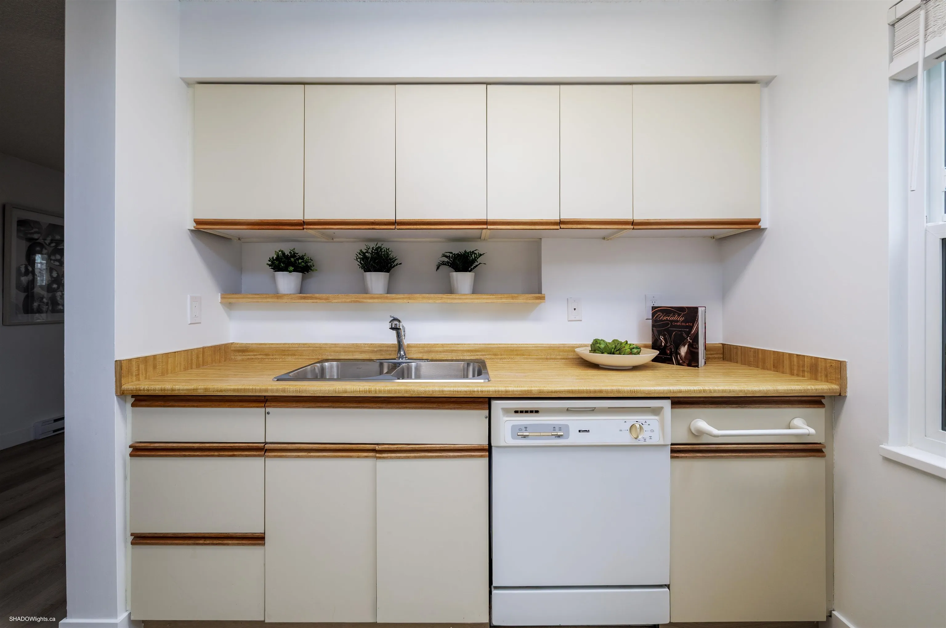 15 45915 Cheam Avenue