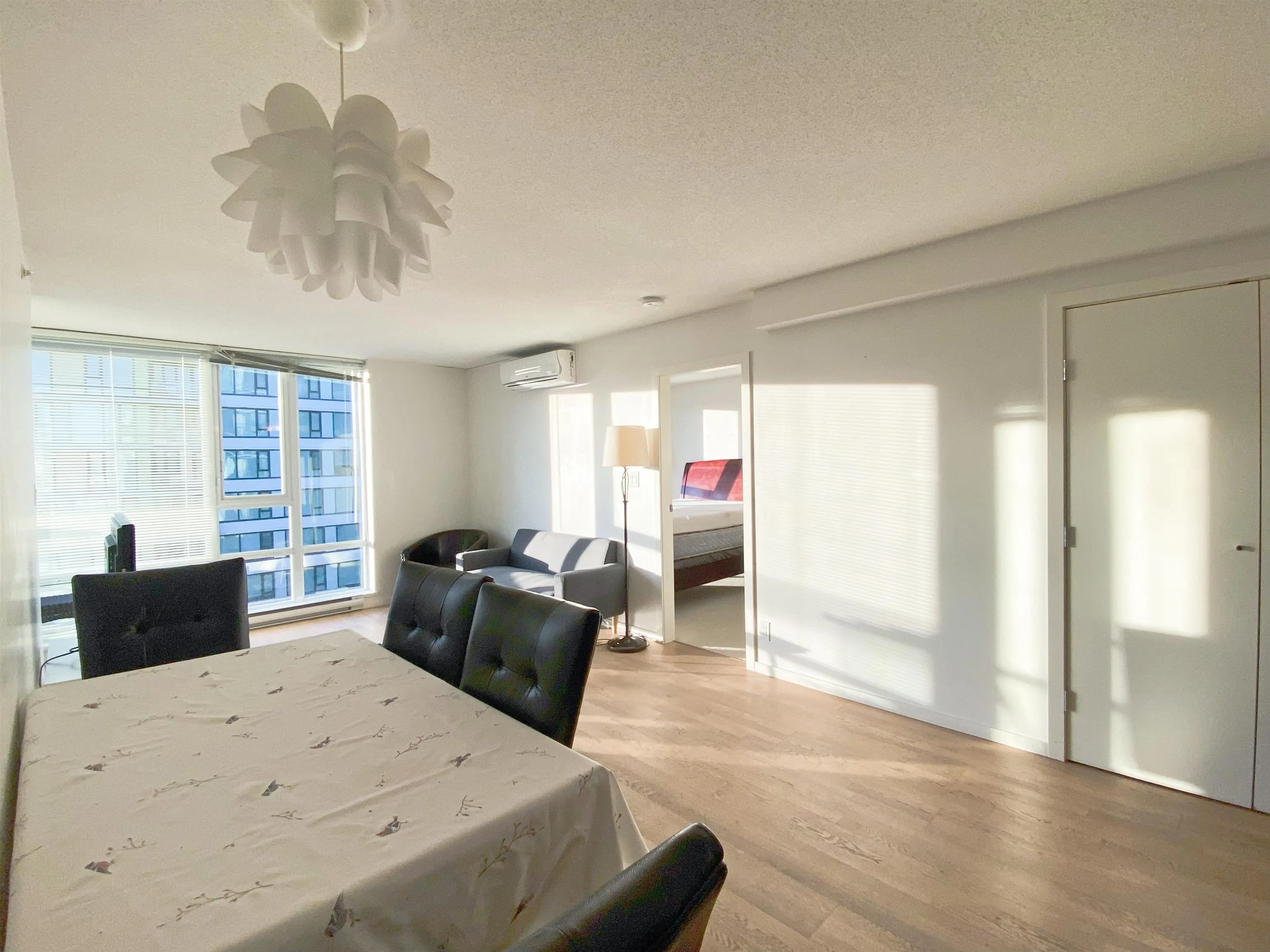 1116 7988 Ackroyd Road
