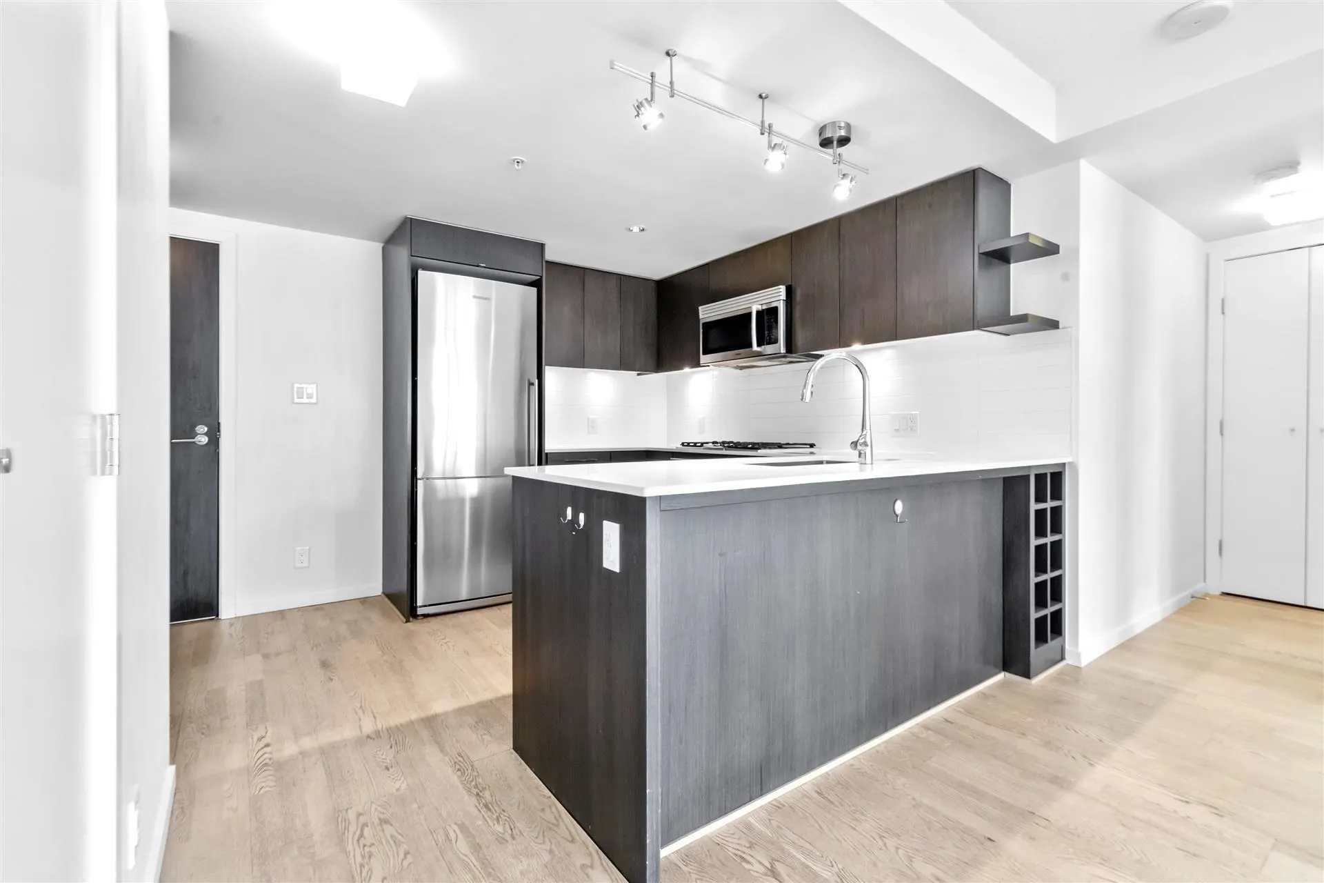 1116 7988 Ackroyd Road