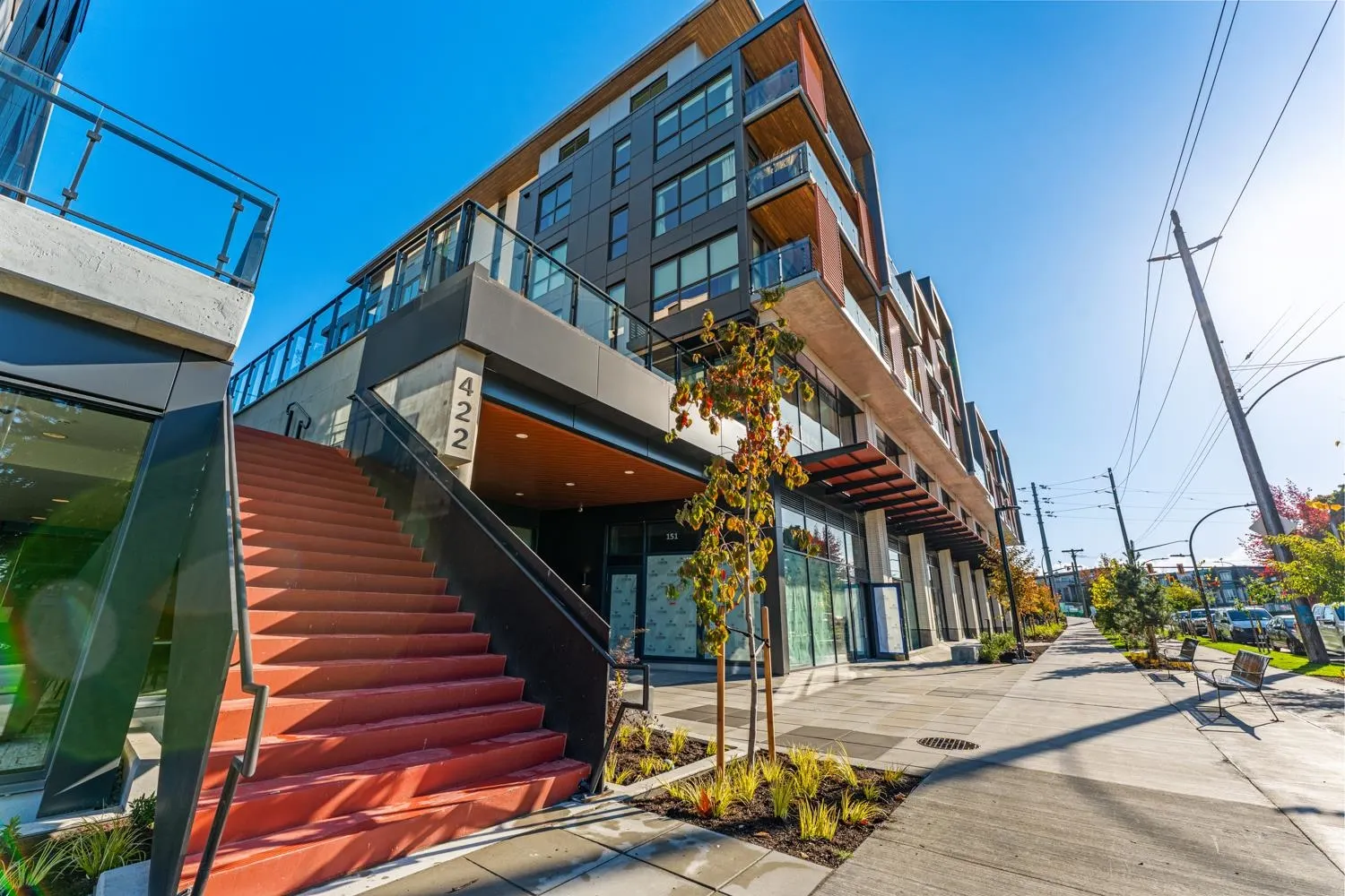 45X 422 E 3rd Street