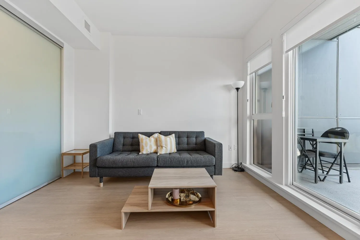 45X 422 E 3rd Street