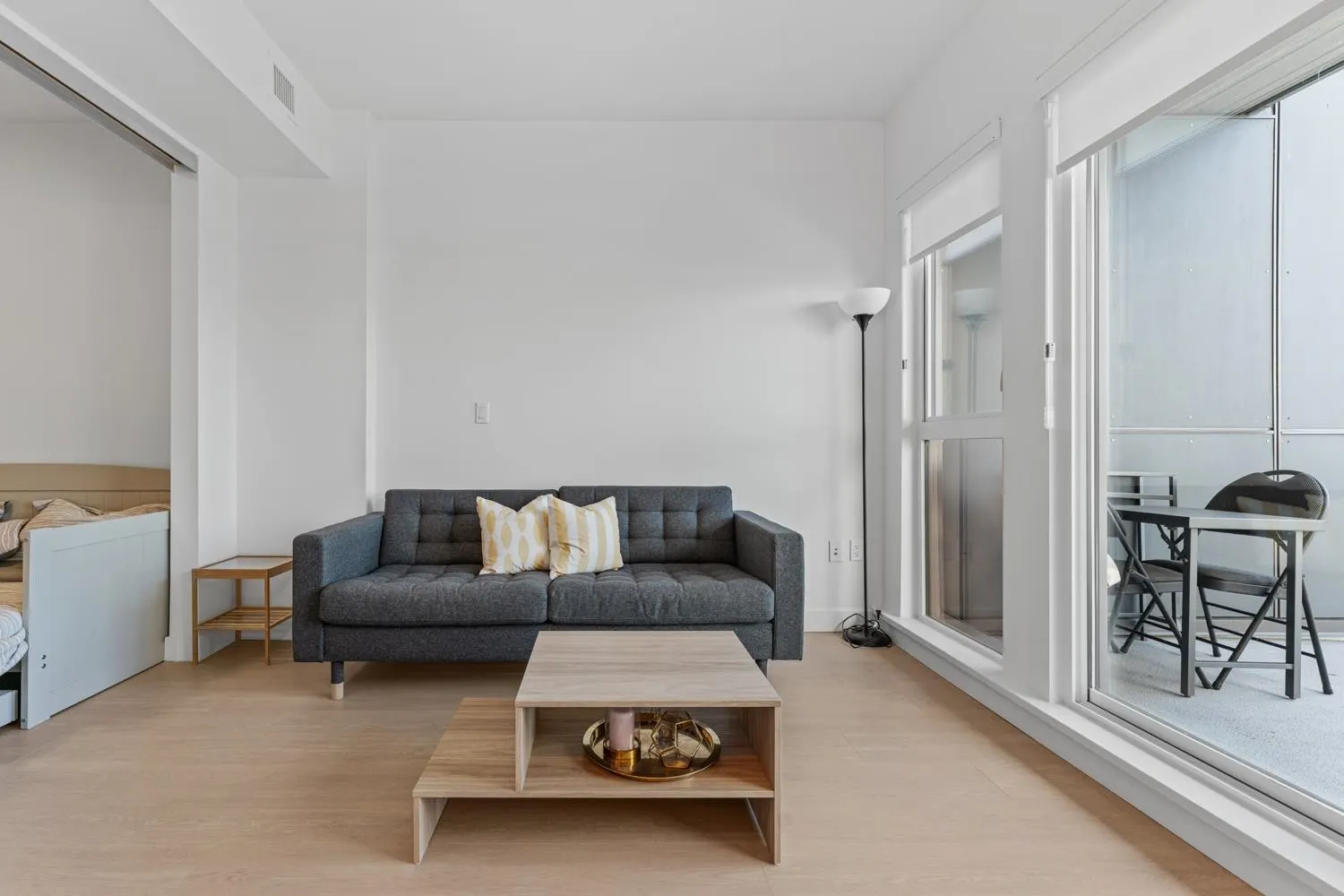 45X 422 E 3rd Street