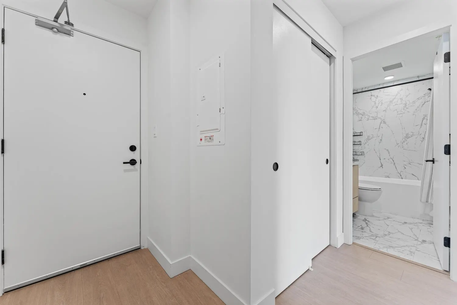 45X 422 E 3rd Street