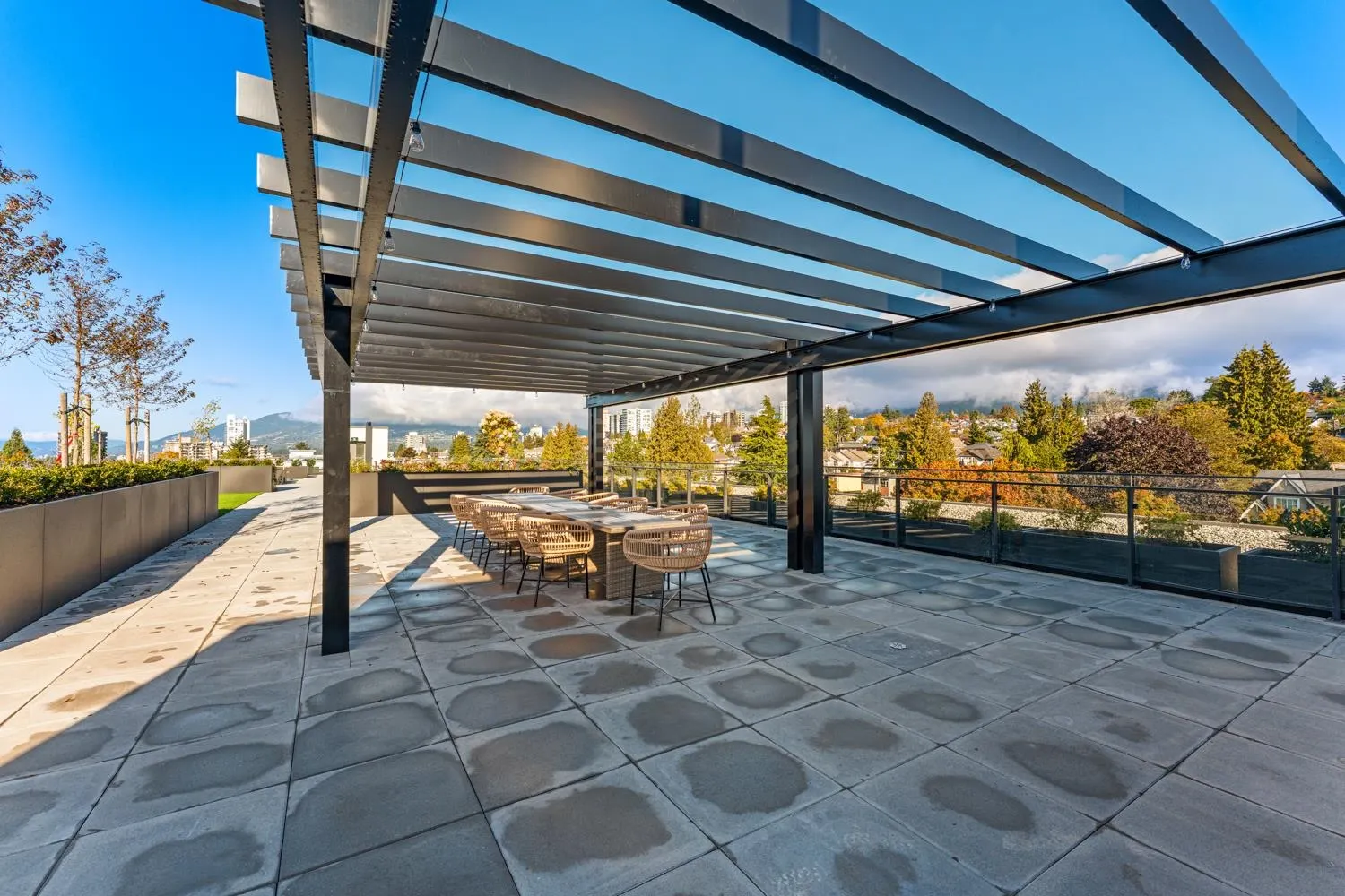 45X 422 E 3rd Street