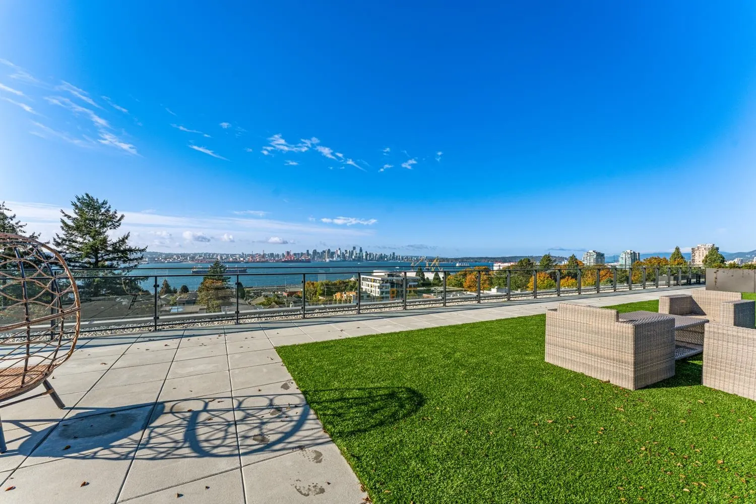 45X 422 E 3rd Street