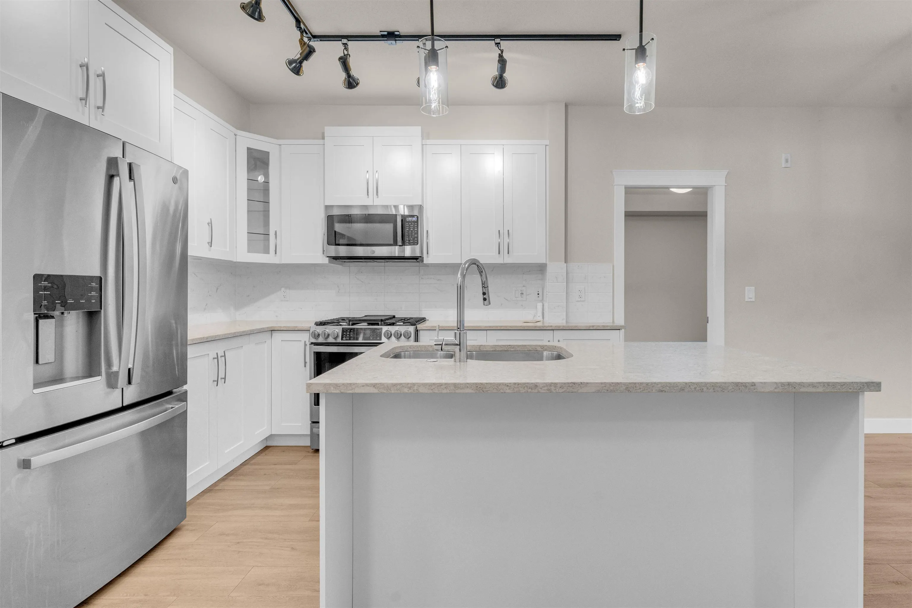 406 11077 Ravine Road