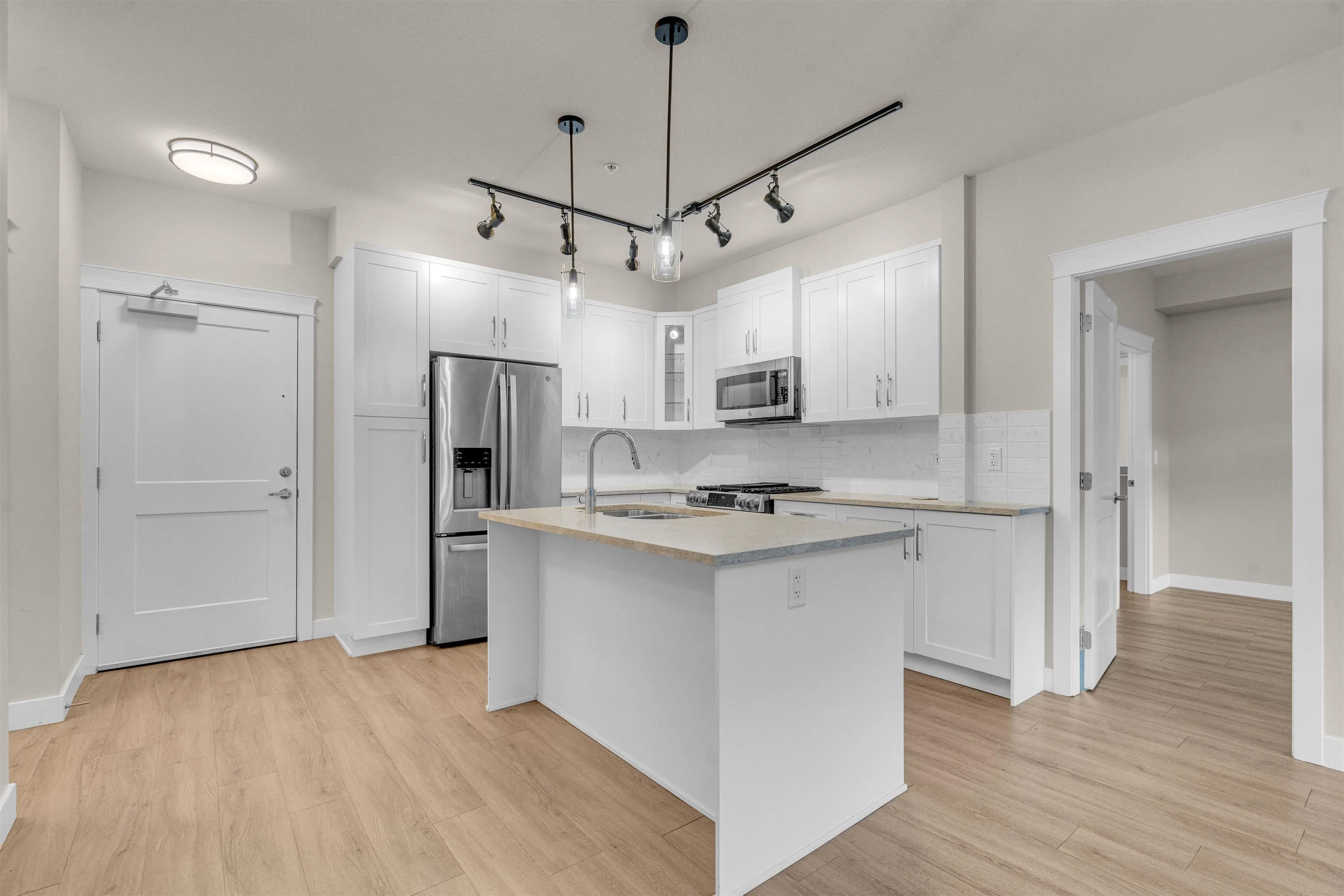 406 11077 Ravine Road