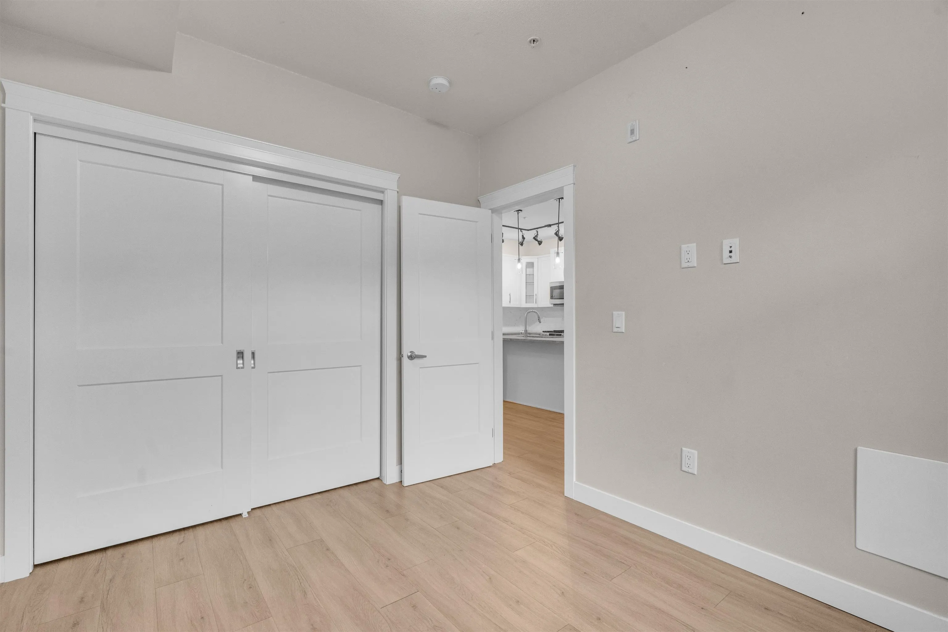 406 11077 Ravine Road