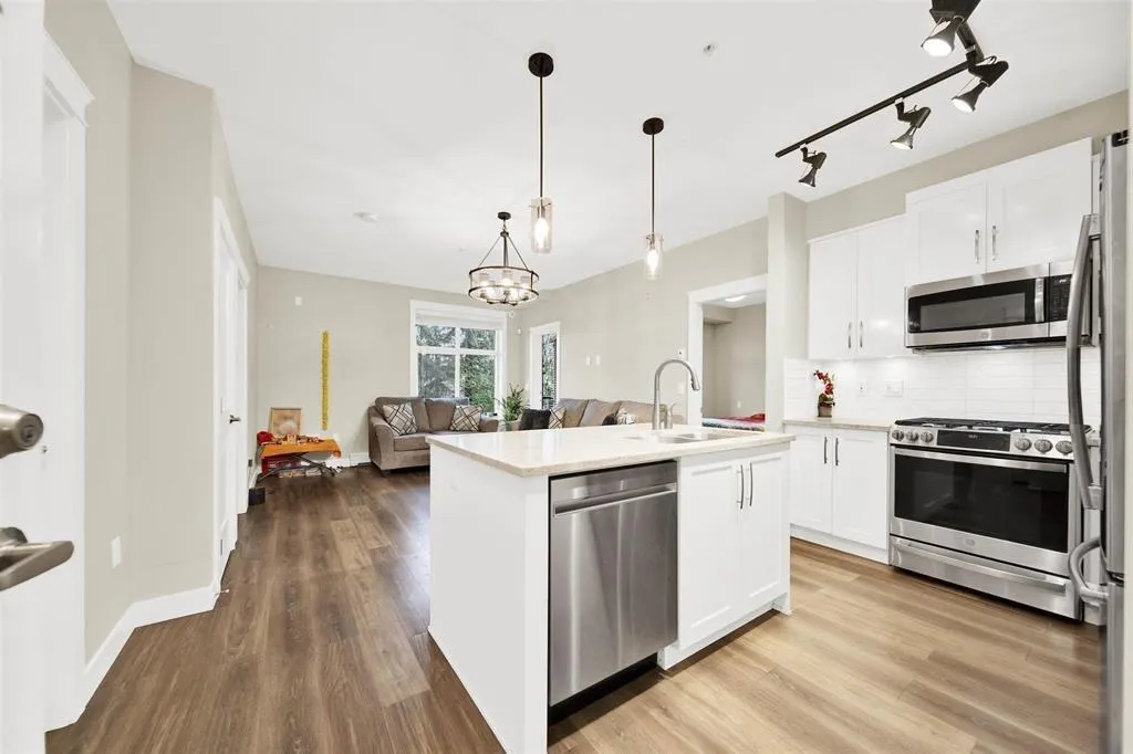 406 11077 Ravine Road