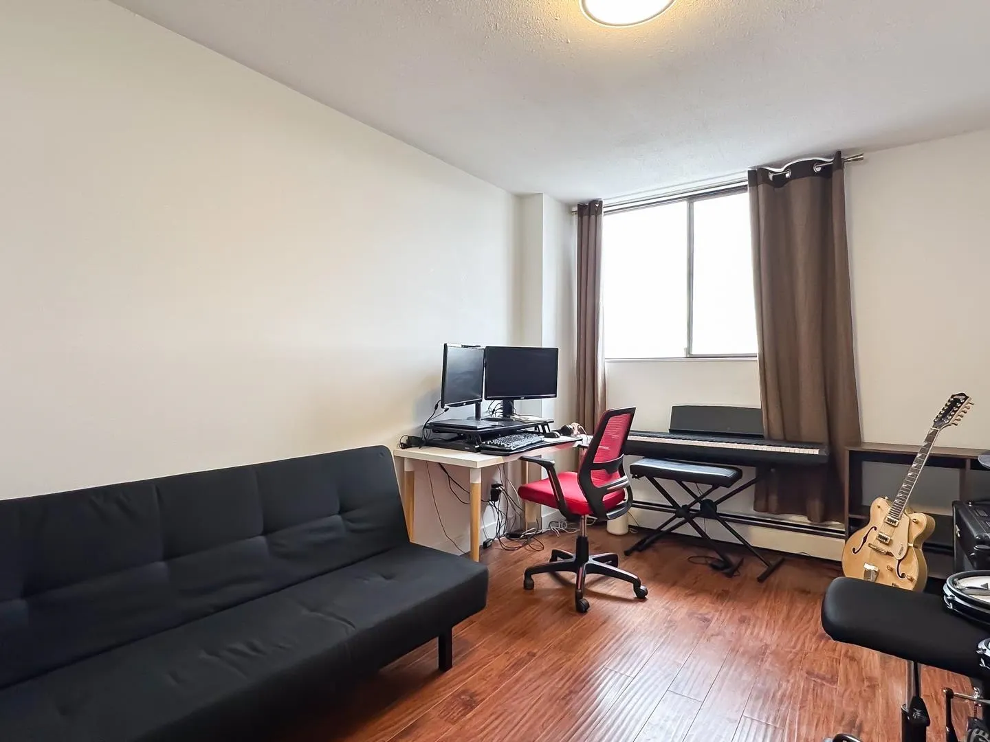 502 320 Royal Avenue