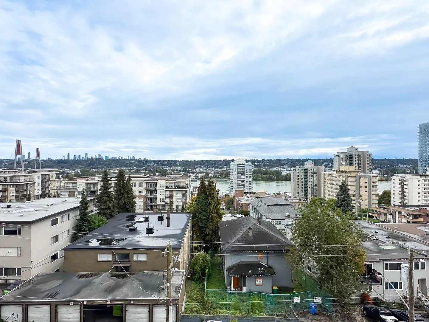 502 320 Royal Avenue