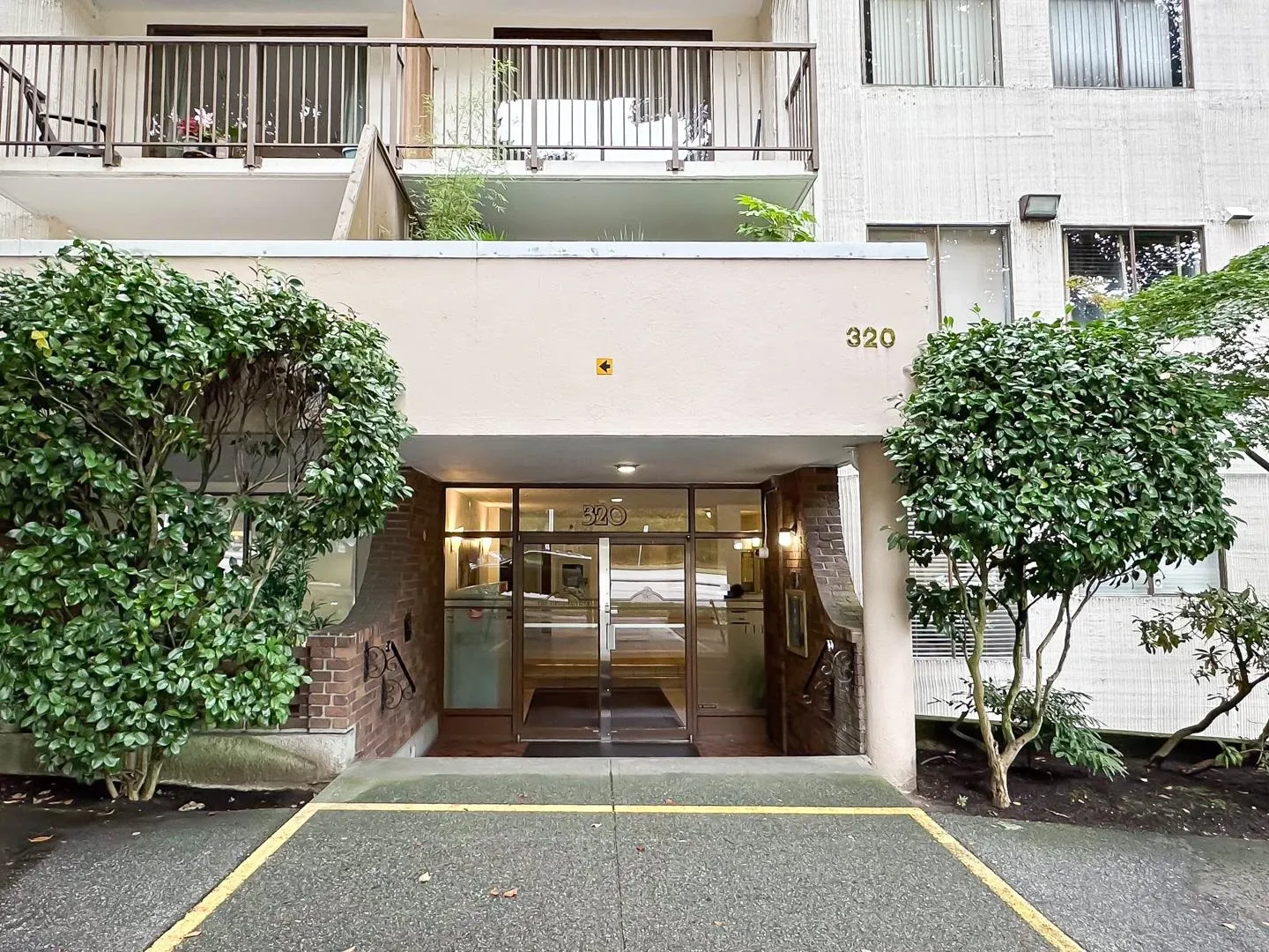 502 320 Royal Avenue