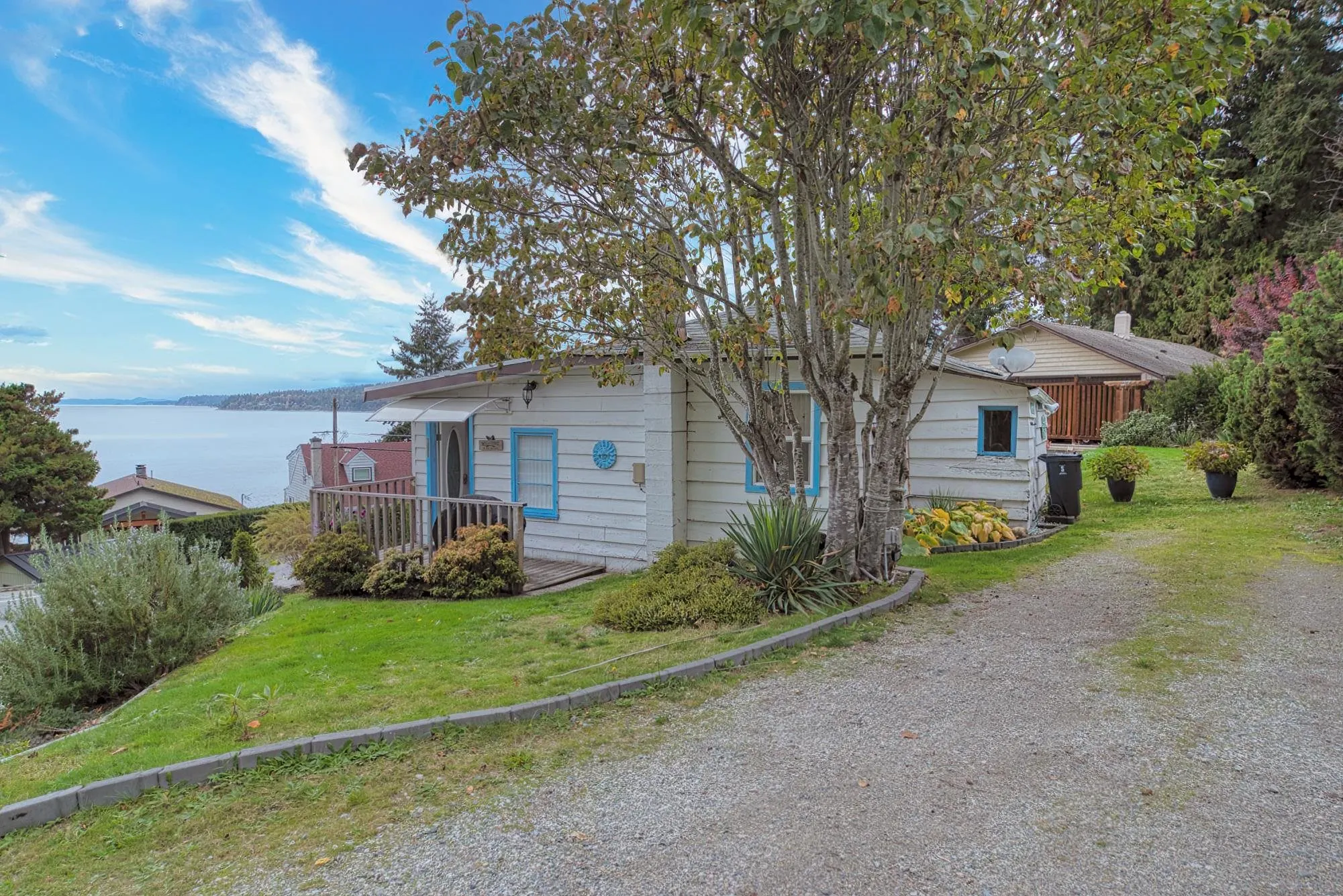 5218 Sunshine Coast Highway