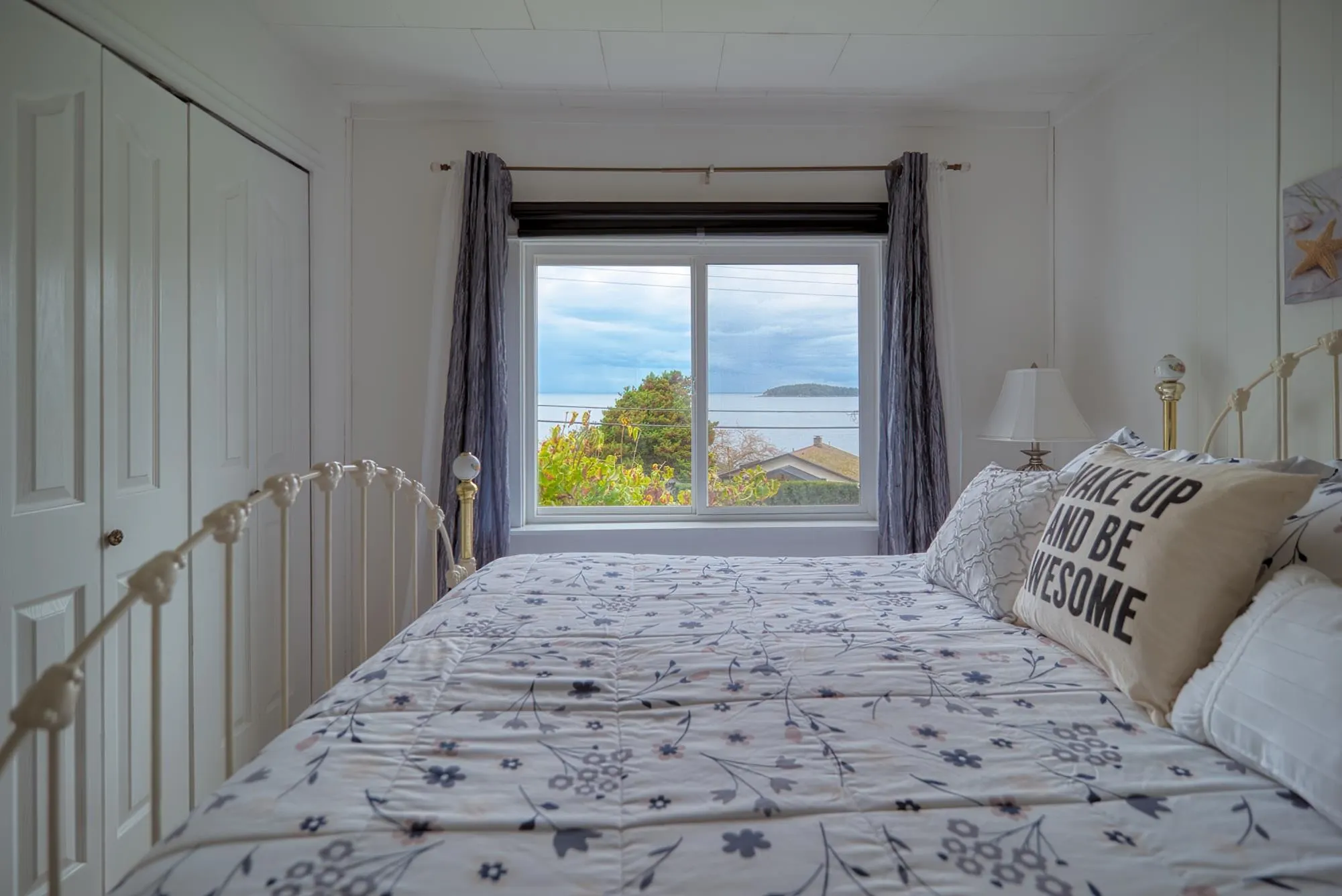 5218 Sunshine Coast Highway