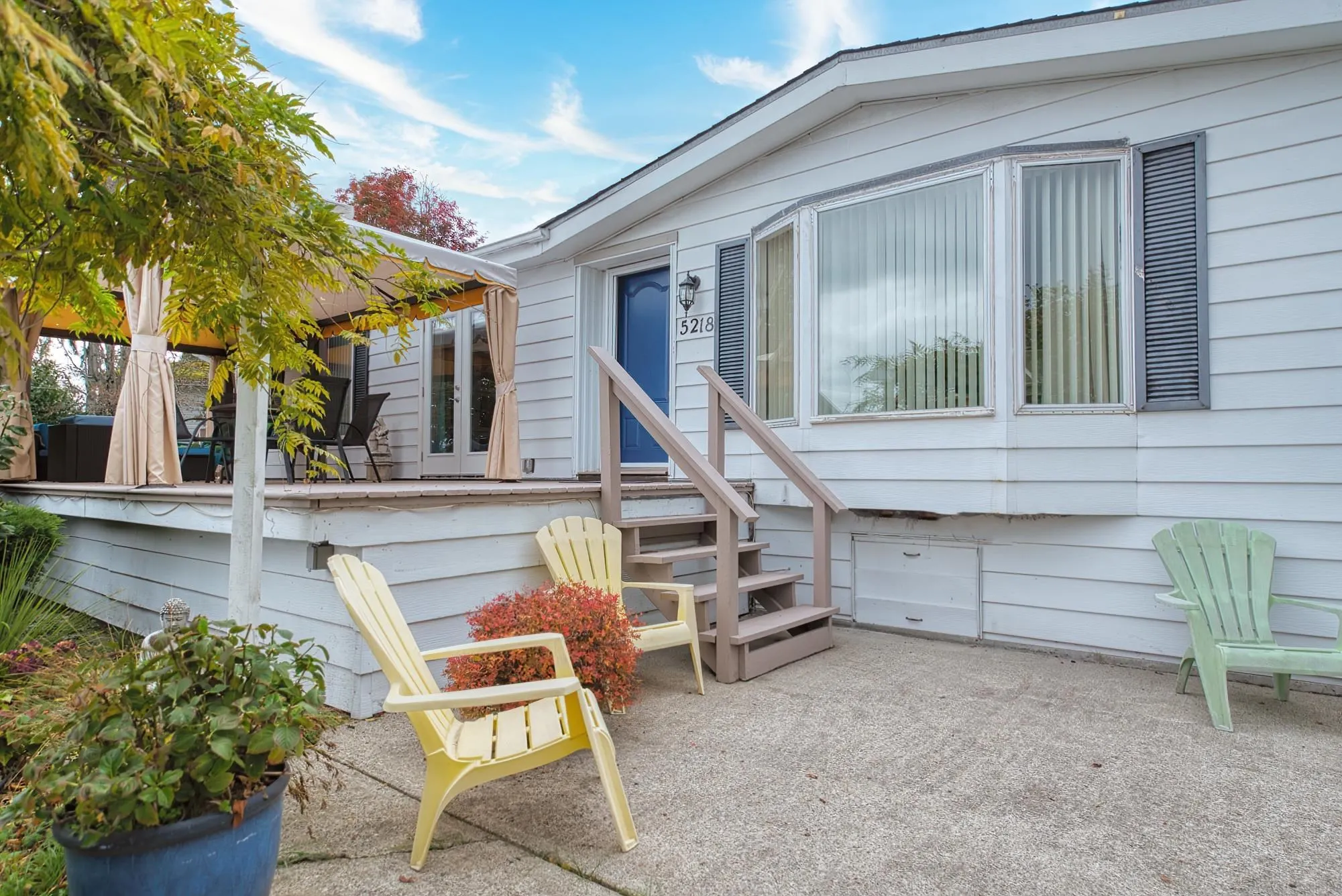 5218 Sunshine Coast Highway