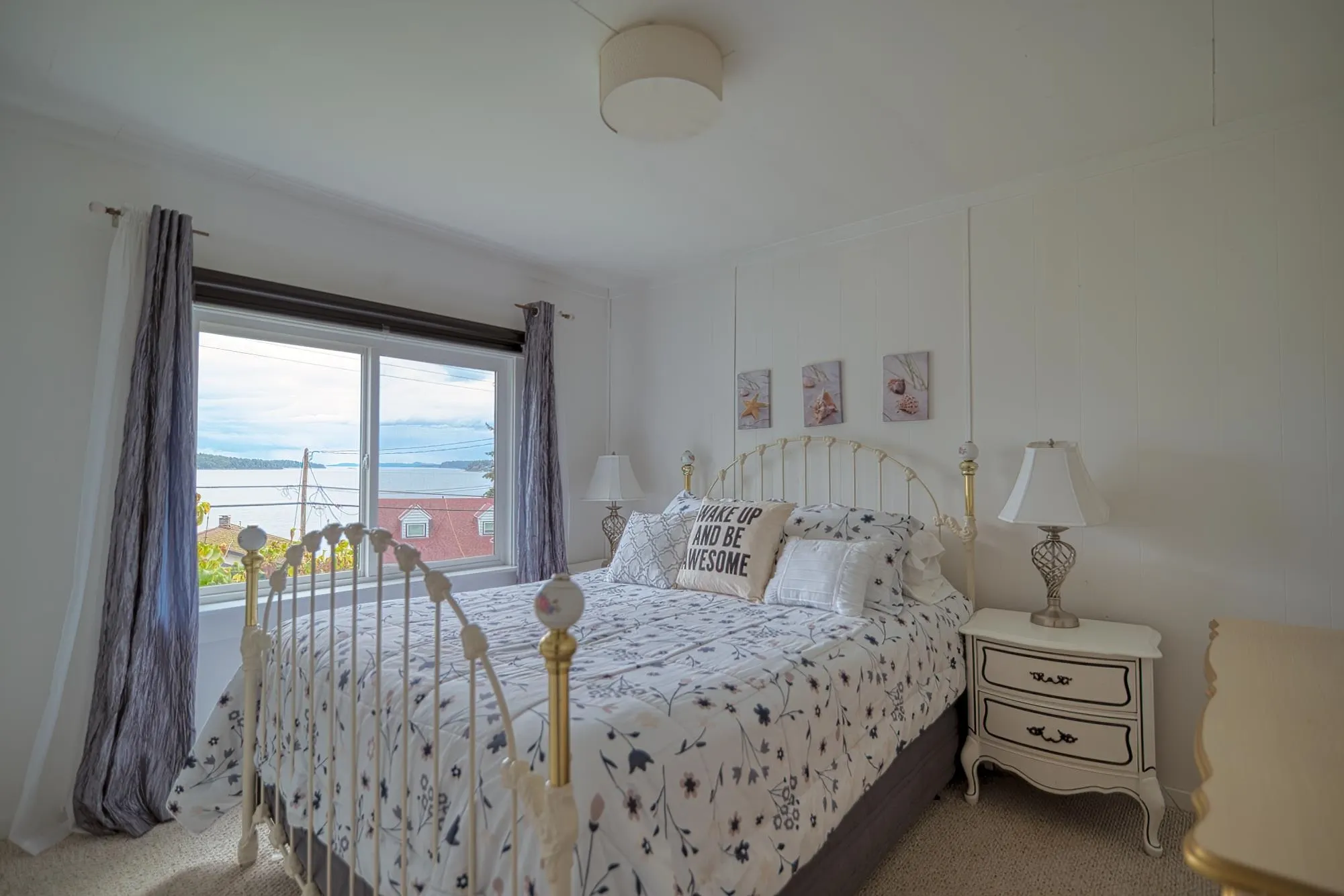 5218 Sunshine Coast Highway