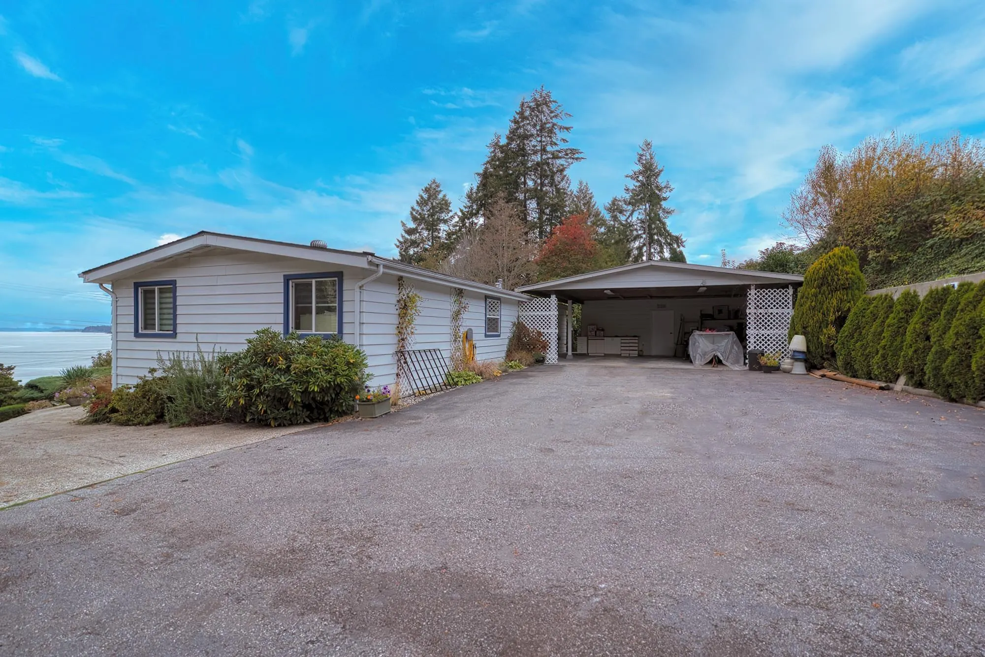 5218 Sunshine Coast Highway