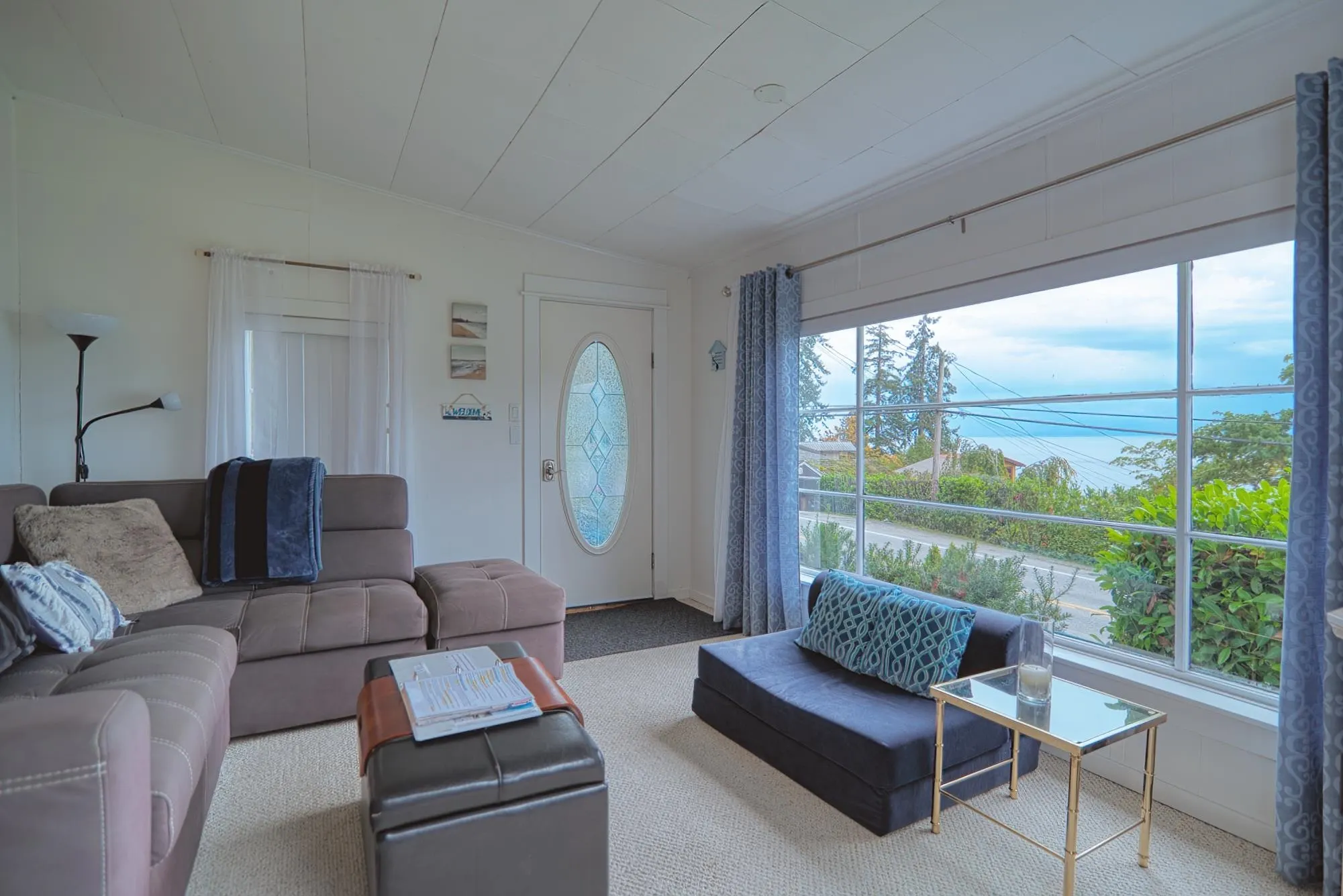 5218 Sunshine Coast Highway
