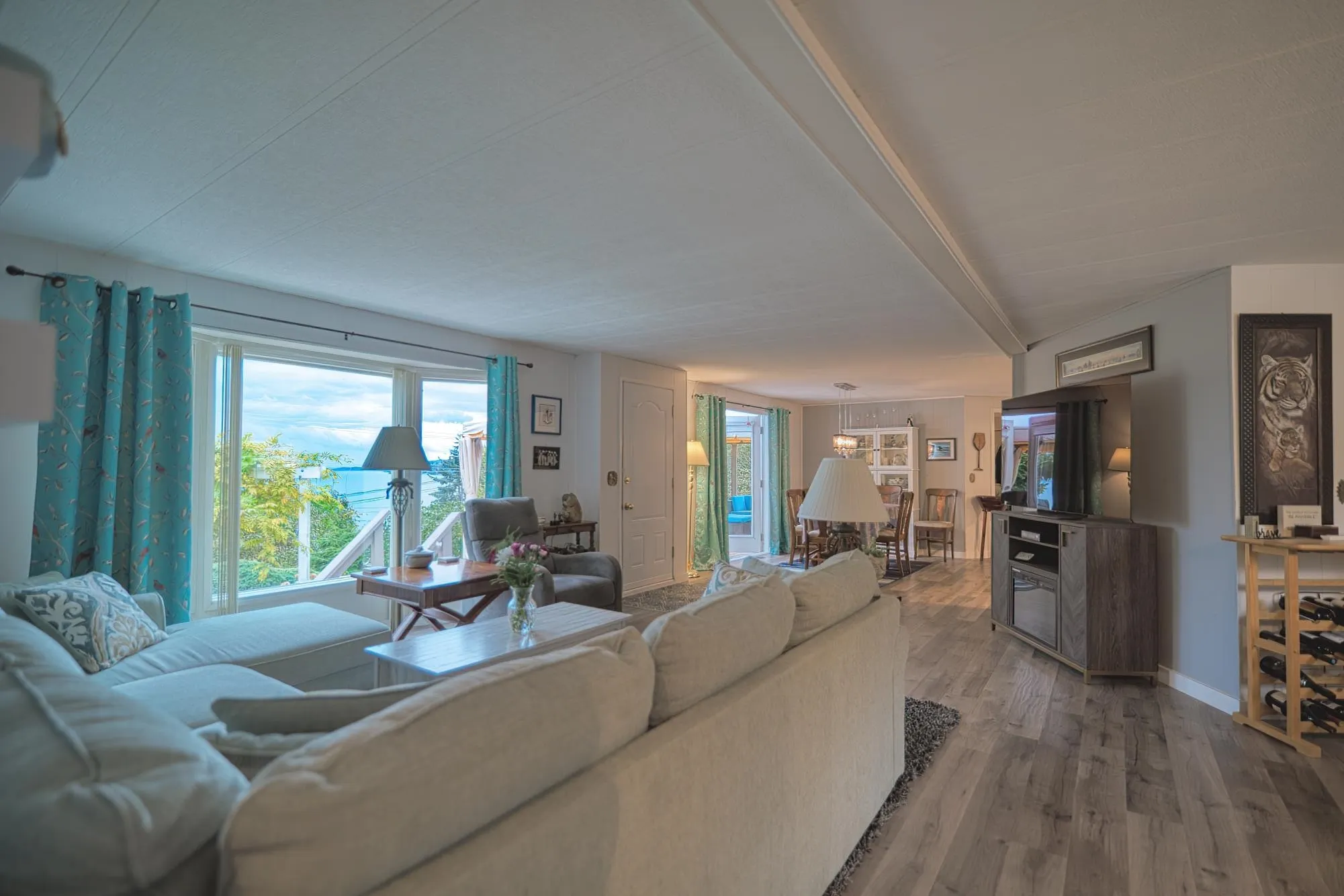 5218 Sunshine Coast Highway