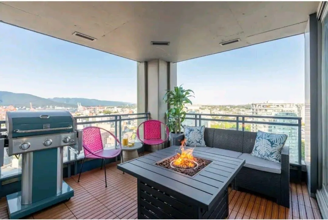 2503 183 Keefer Place
