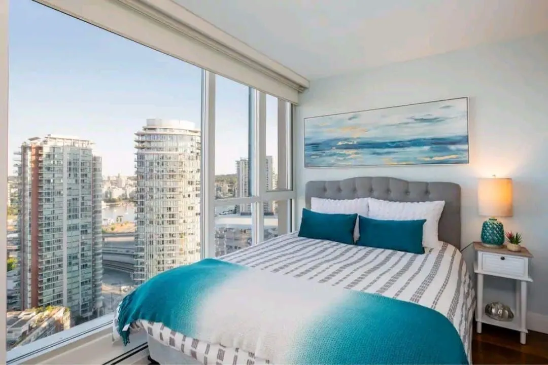 2503 183 Keefer Place