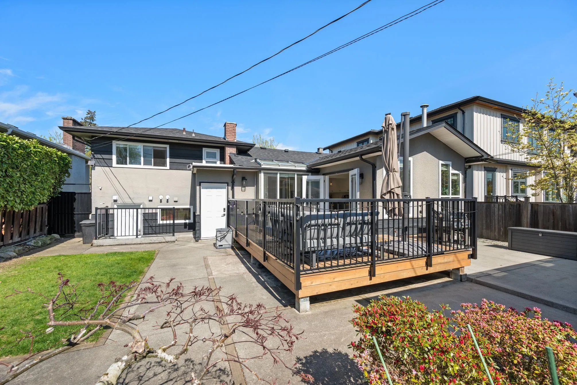 2566 Mcbain Avenue
