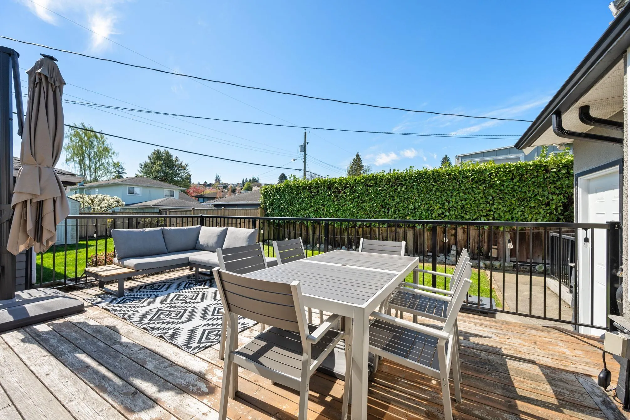2566 Mcbain Avenue